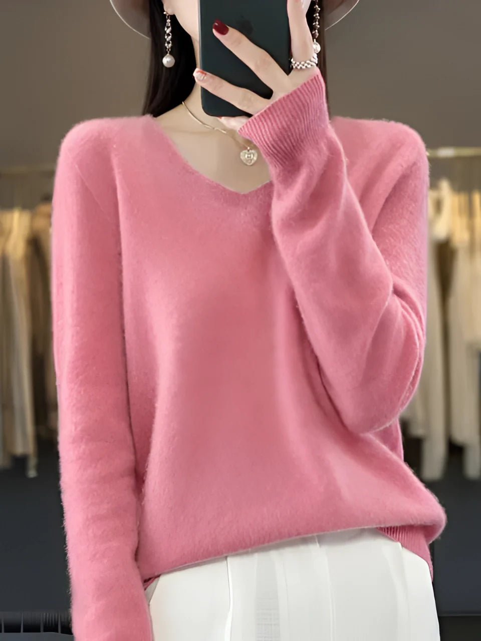 Luxury Women’s V-Neck Sweater – Soft, Elegant Winter Knit
