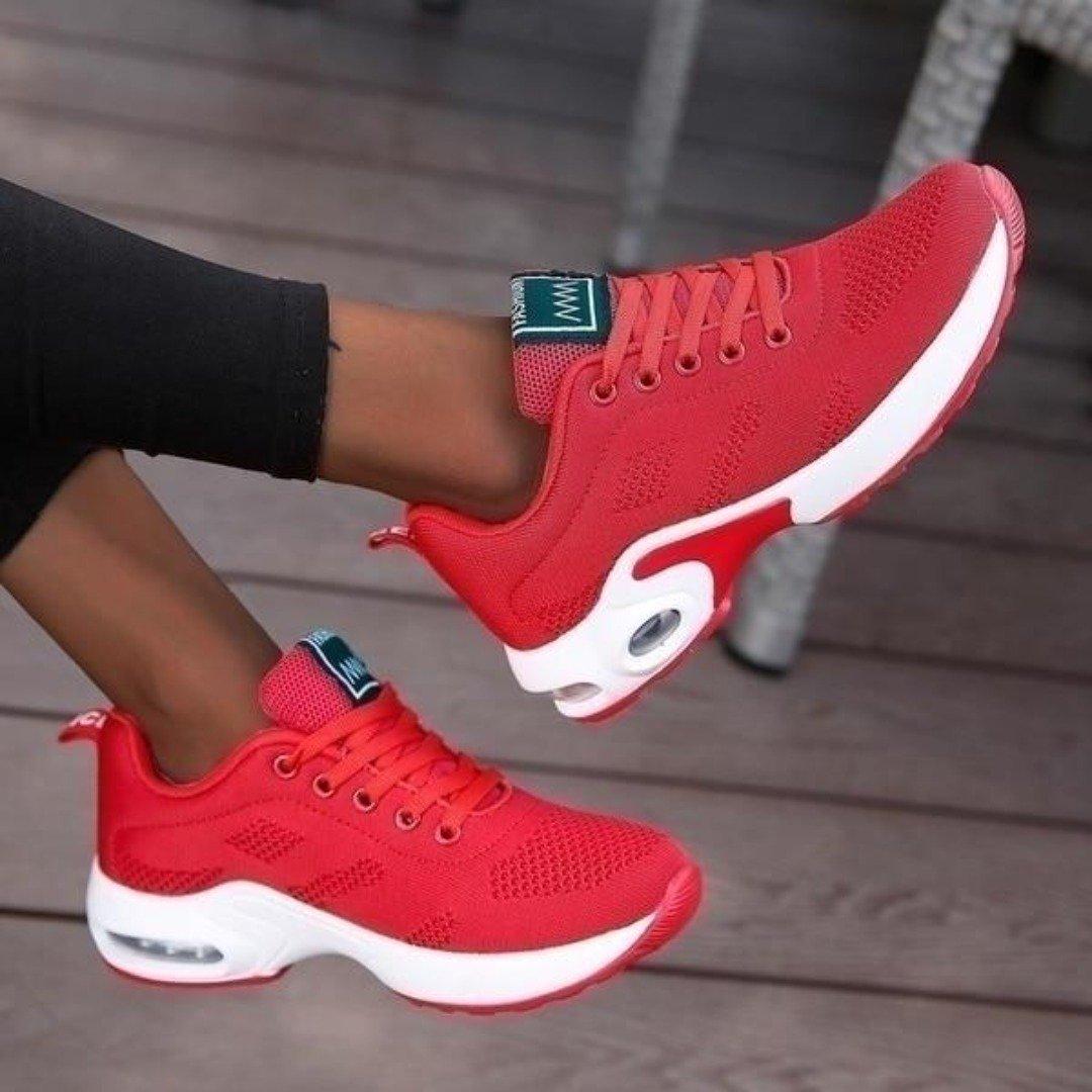Women’s Lightweight Walking Shoes – Breathable Comfort & Support