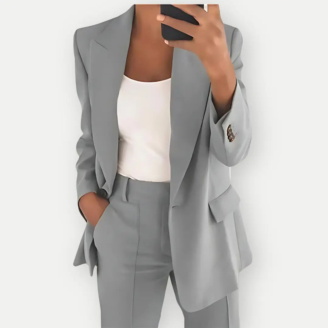 Women’s Trouser Suit Set – Elegant Blazer and Pants Outfit for Business & Formal Wear